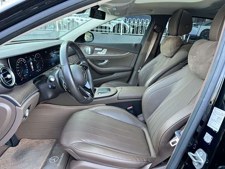 Фото 7 - Mercedes-Benz E-Class