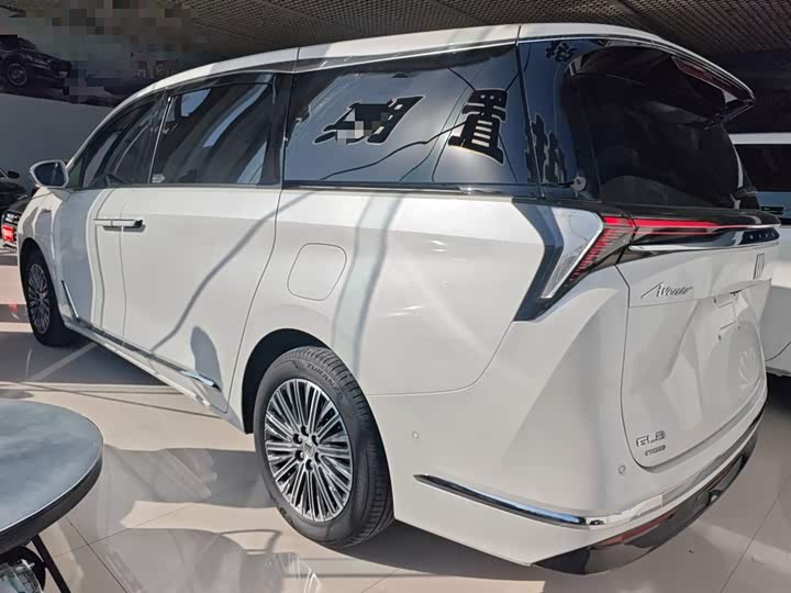 Фото 5 - Buick GL8 Hybrid