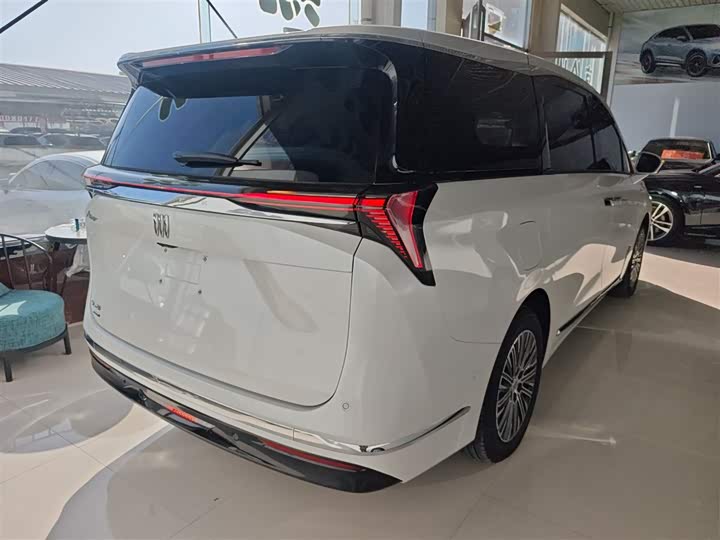 Фото 7 - Buick GL8 Hybrid