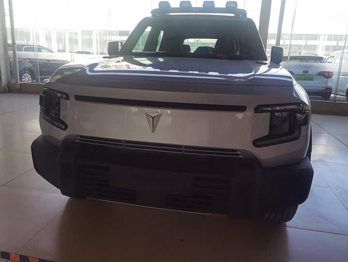 Фото 2 - Changan Deepal G318