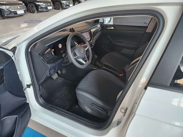Фото 2 - Volkswagen Lavida