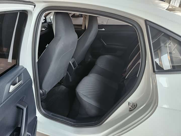 Фото 3 - Volkswagen Lavida