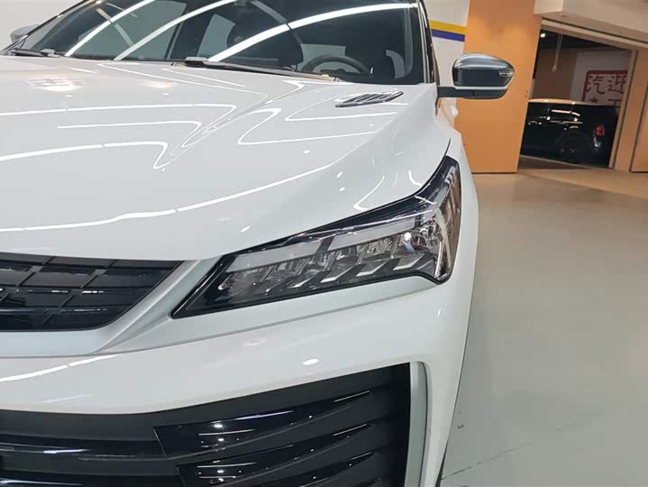 Фото 5 - Geely Coolray