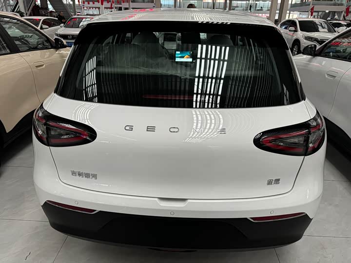 Фото 6 - Geely Galaxy Geome