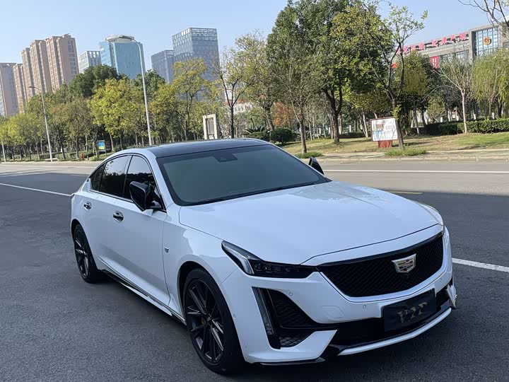 Фото 1 - Cadillac CT5