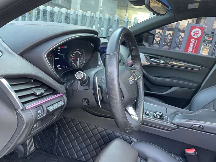 Фото 6 - Cadillac CT5