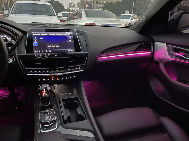 Фото 9 - Cadillac CT5