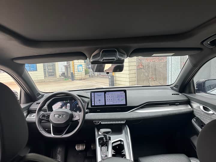 Фото 4 - Geely Preface