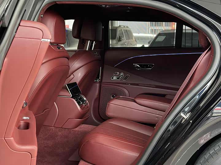 Фото 8 - Bentley Flying Spur