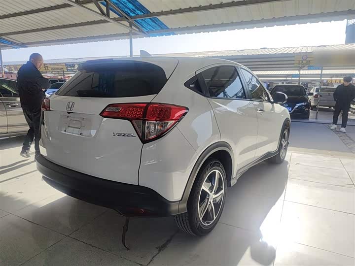 Фото 7 - Honda Vezel