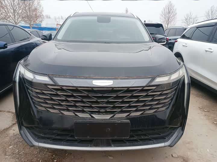 Фото 2 - Geely Atlas L