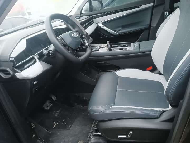 Фото 4 - Geely Atlas L