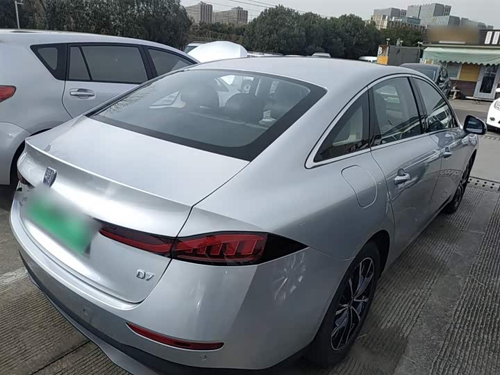 Фото 7 - Roewe D7