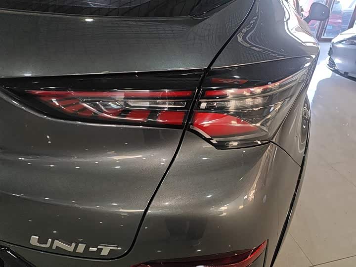 Фото 8 - Changan UNI-T