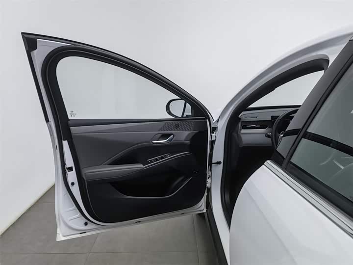 Фото 8 - BYD Qin Plus