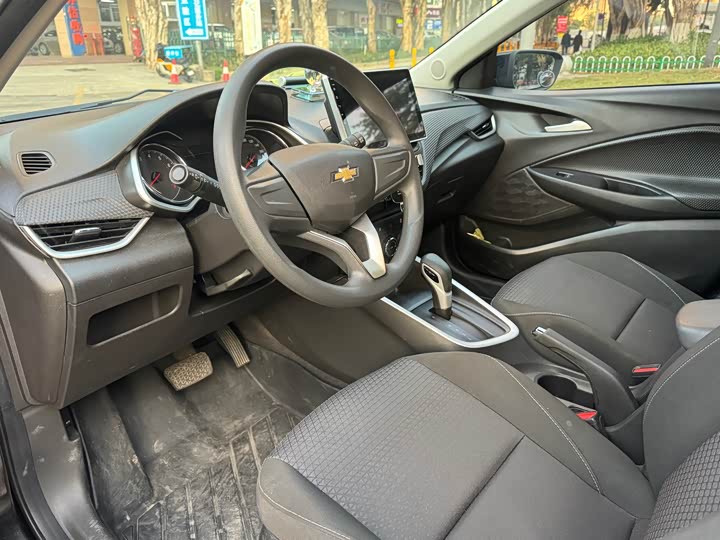 Фото 4 - Chevrolet Onix (Cavalier)