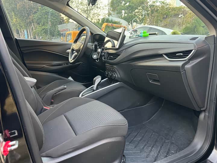 Фото 7 - Chevrolet Onix (Cavalier)