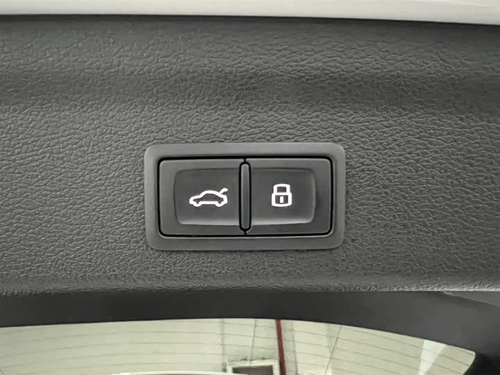 Фото 8 - Audi Q3