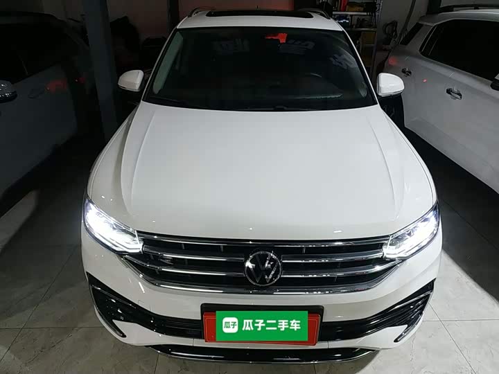 Фото 3 - Volkswagen Tiguan L Pro