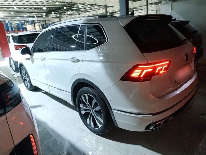 Фото 5 - Volkswagen Tiguan L Pro