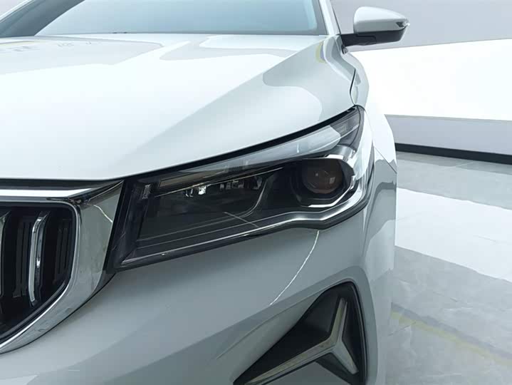 Фото 5 - Geely Emgrand