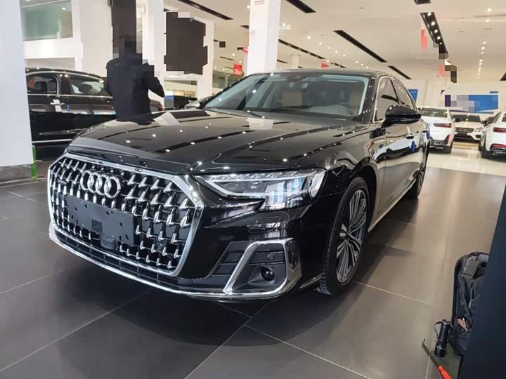 Фото 1 - Audi A8