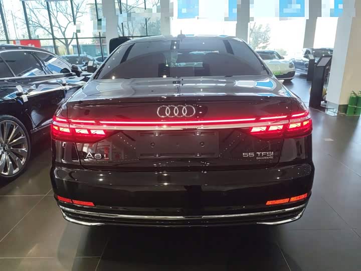 Фото 6 - Audi A8