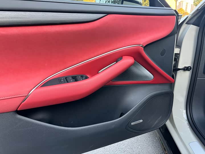 Фото 4 - Xiaomi SU7