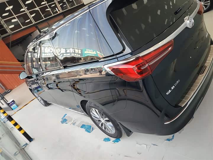 Фото 5 - Buick GL8 ES