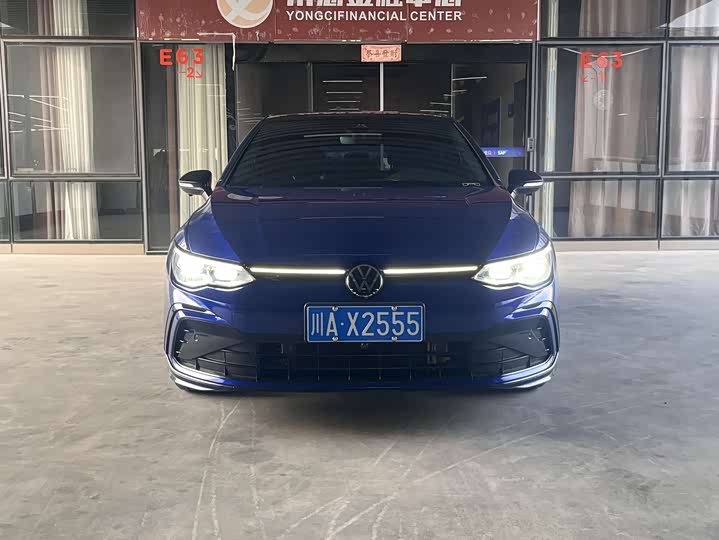 Фото 2 - Volkswagen Golf