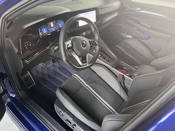 Фото 5 - Volkswagen Golf