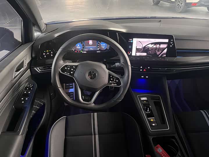 Фото 7 - Volkswagen Golf