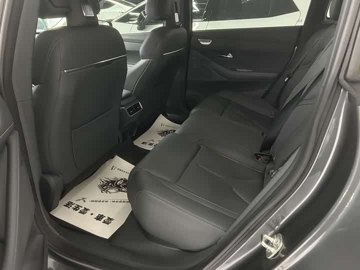 Фото 8 - Changan Deepal SL03