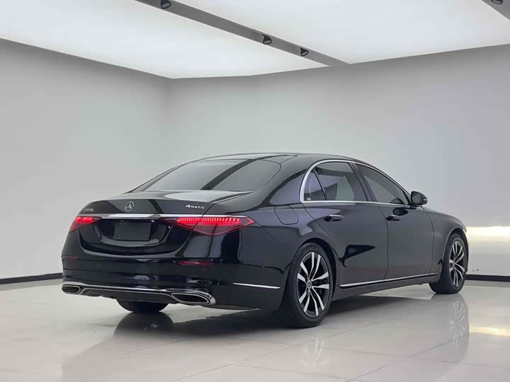 Фото 9 - Mercedes-Benz S-Class