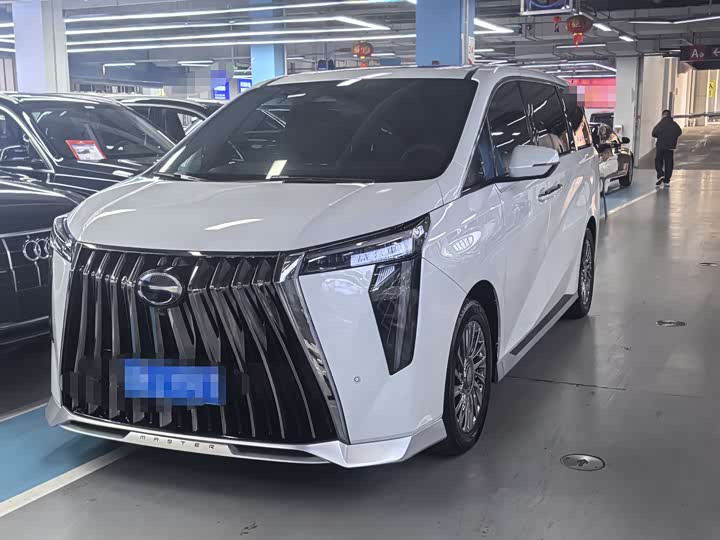 Фото 1 - GAC Trumpchi M8