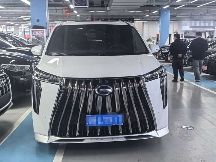 Фото 2 - GAC Trumpchi M8