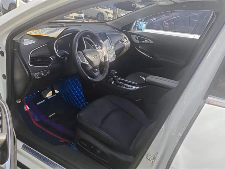 Фото 9 - Chevrolet Malibu XL