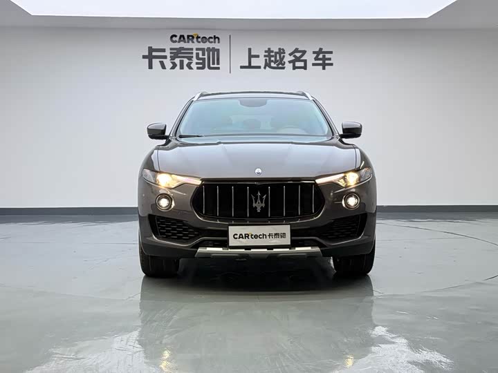 Фото 2 - Maserati Levante