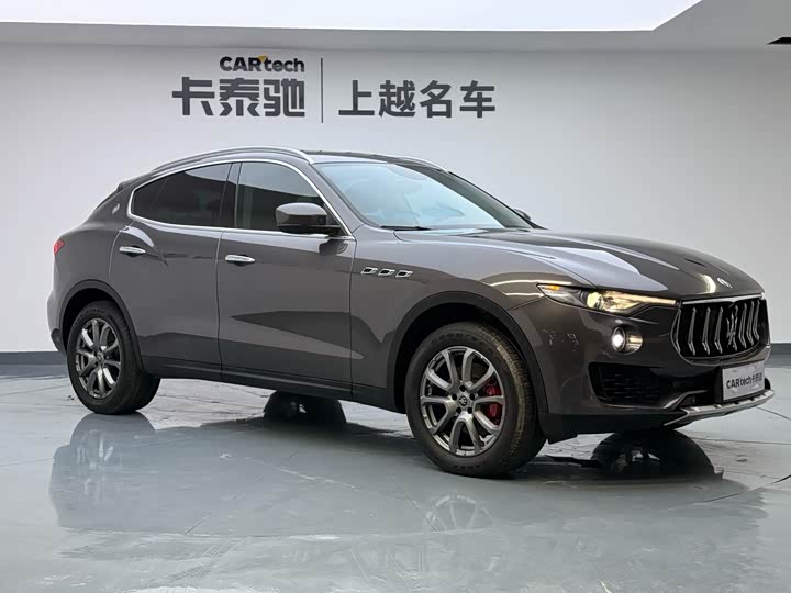 Фото 3 - Maserati Levante