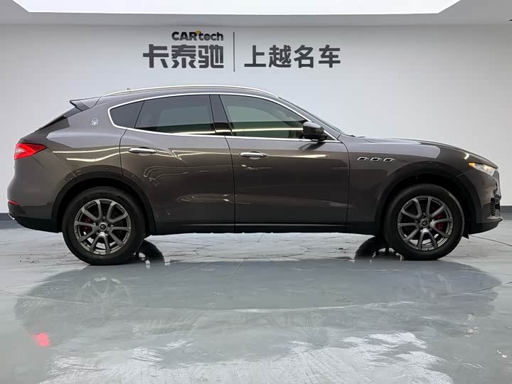 Фото 4 - Maserati Levante