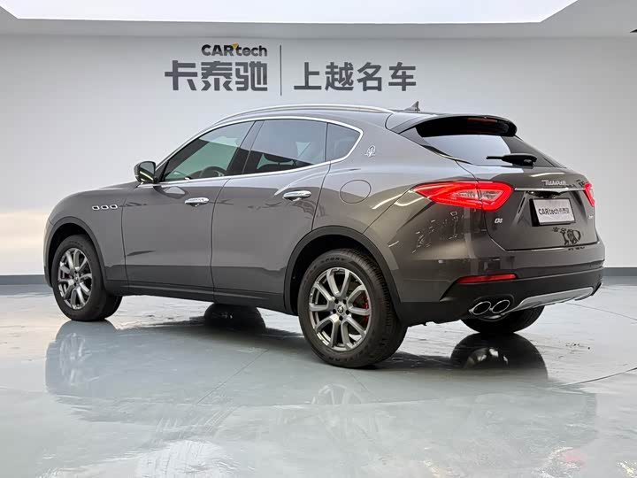 Фото 7 - Maserati Levante