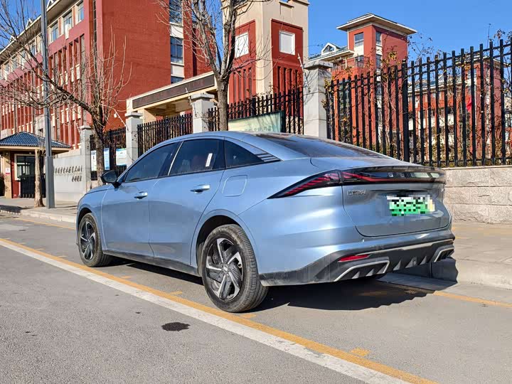 Фото 2 - Geely Galaxy L6