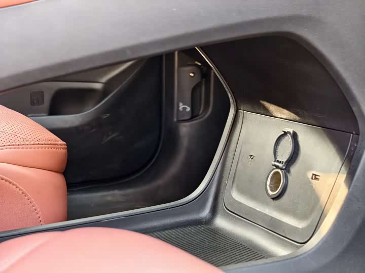 Фото 7 - Geely Galaxy L6