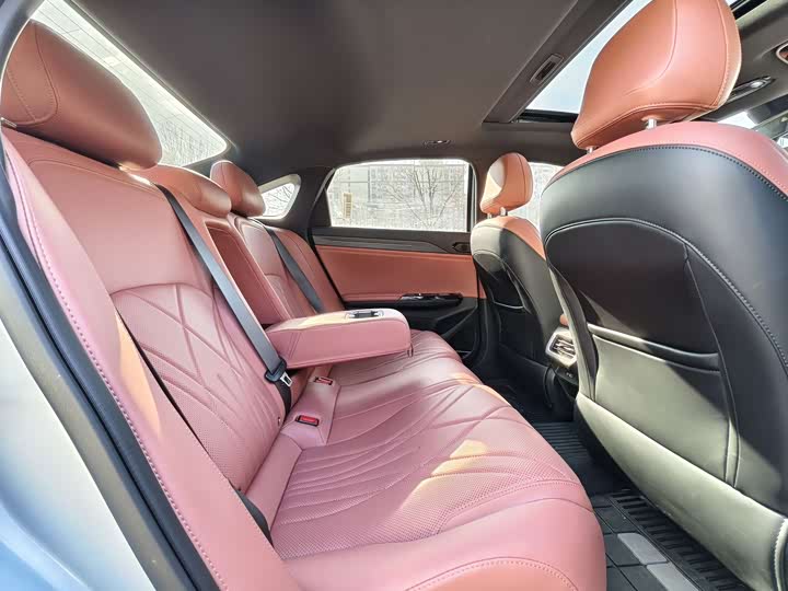 Фото 9 - Geely Galaxy L6