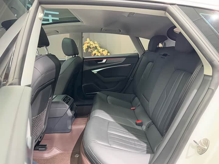 Фото 7 - Audi A7