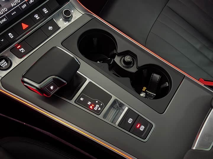 Фото 8 - Audi A7