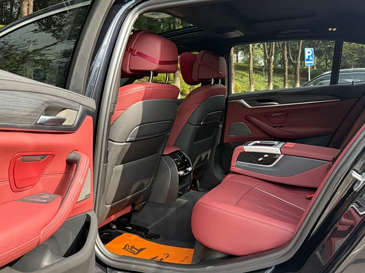 Фото 5 - BMW 5 Series