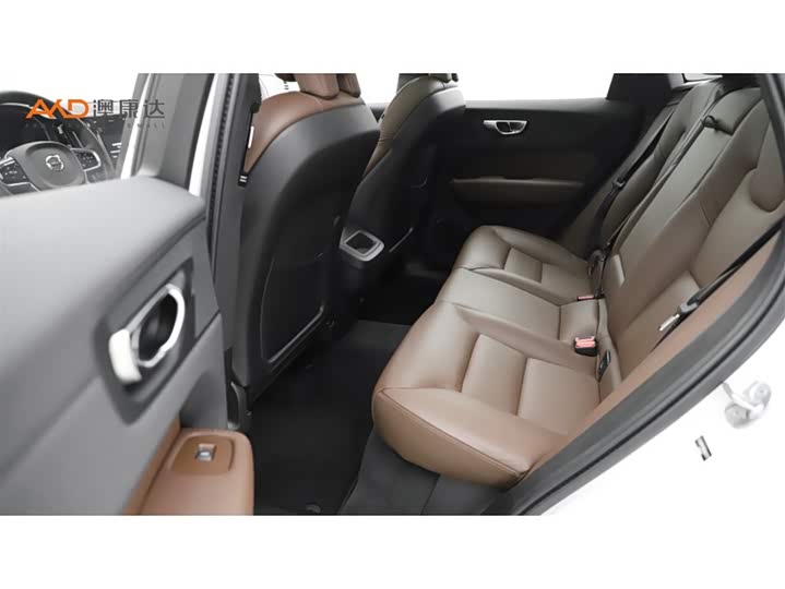 Фото 7 - Volvo XC60