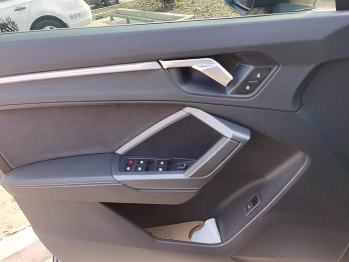 Фото 7 - Audi Q3