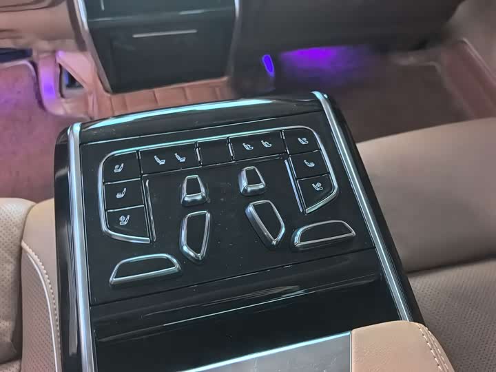 Фото 9 - Hongqi H9